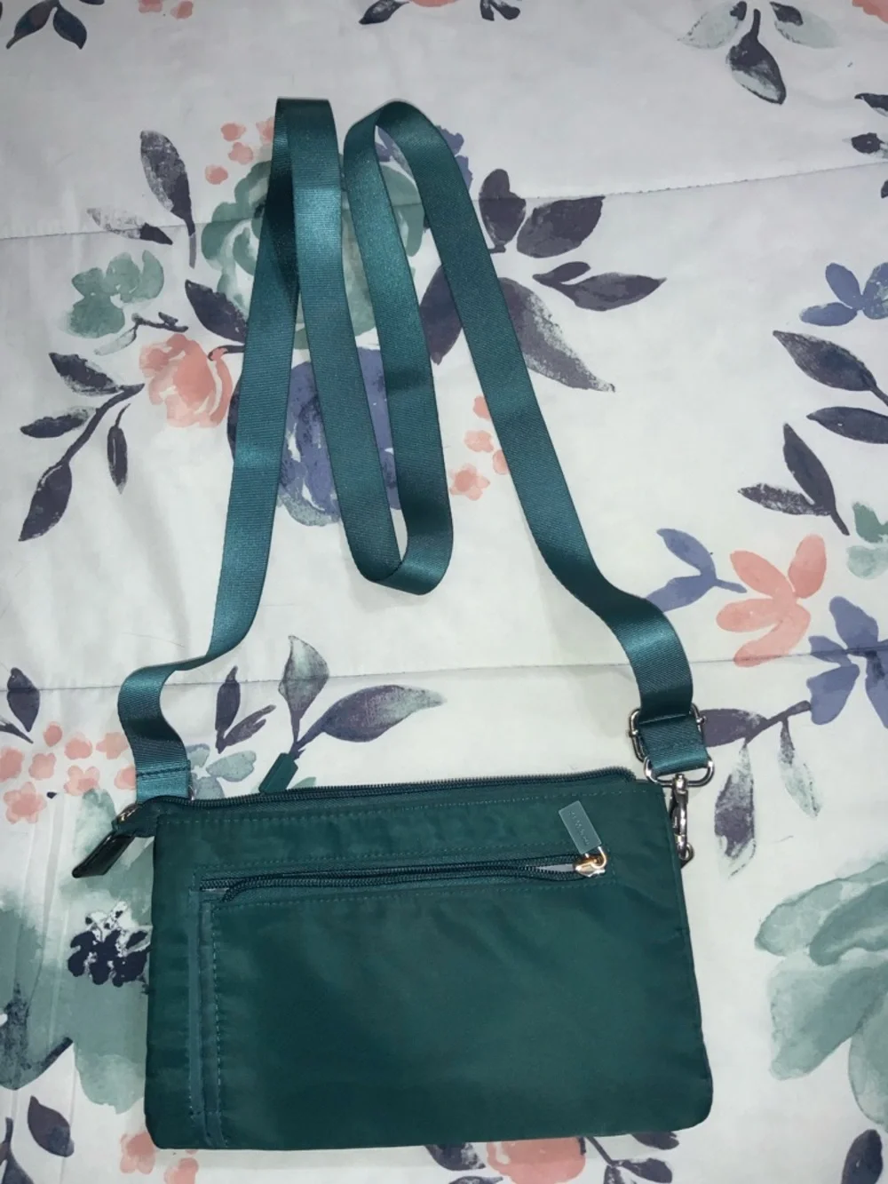 Teal Quilted Crossbody Bag with Adjustable Strap - Women - Picture 3 of 7